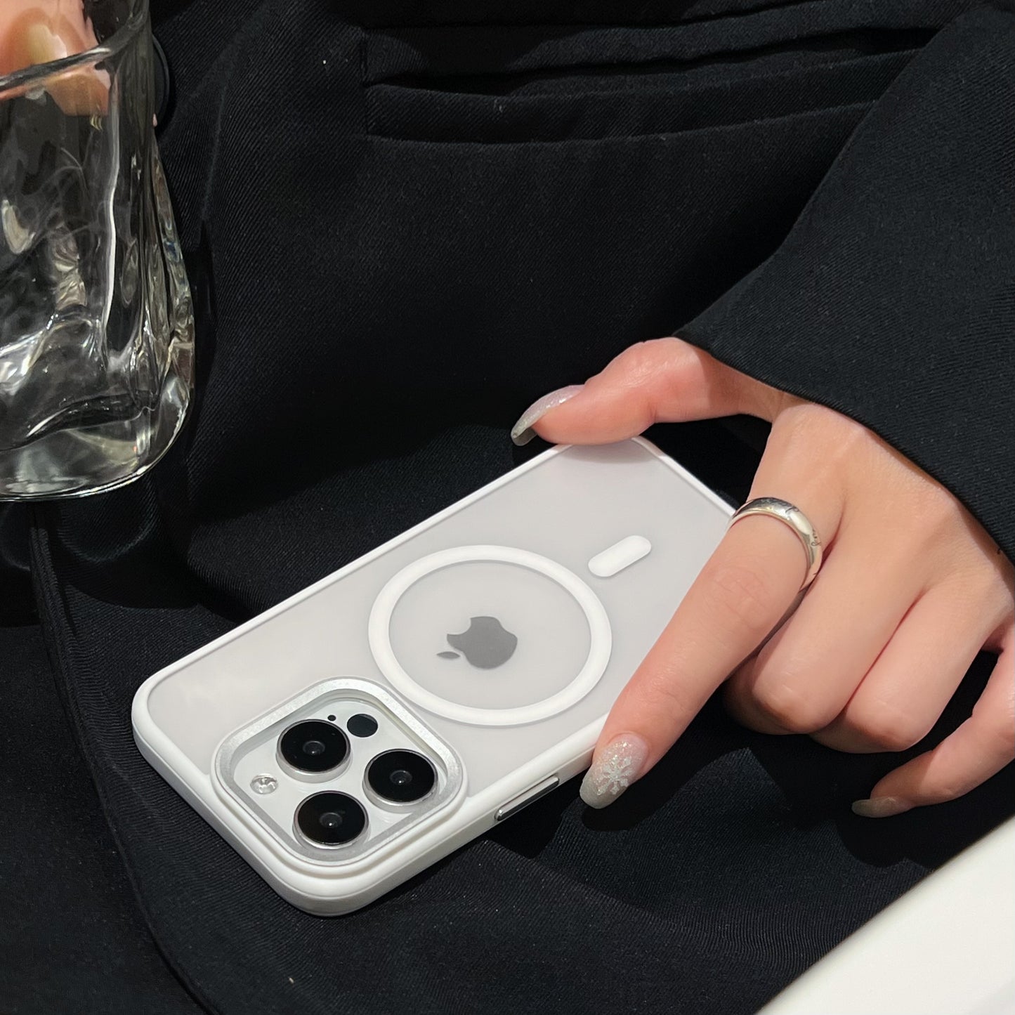 Metal stand magsafe phone case for 16 series