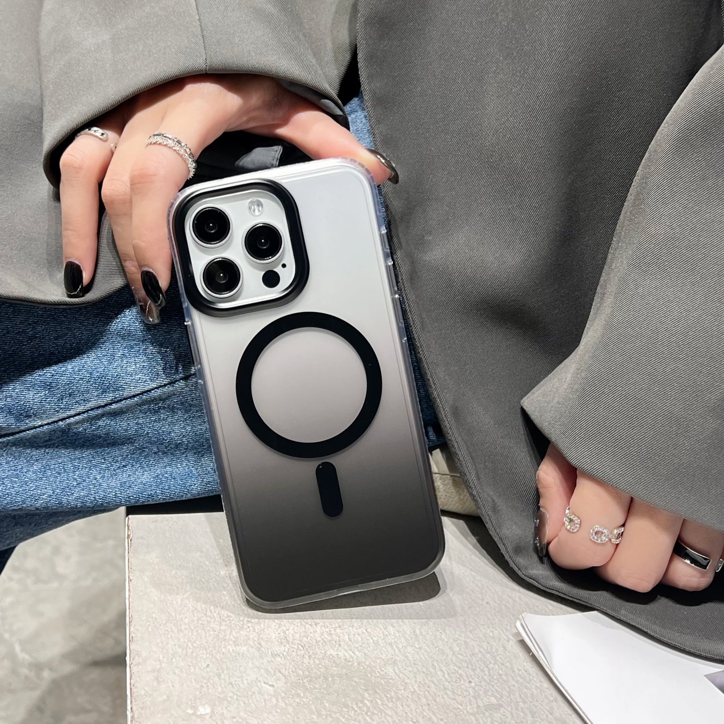 Gradient magsafe phone case for iphone 16