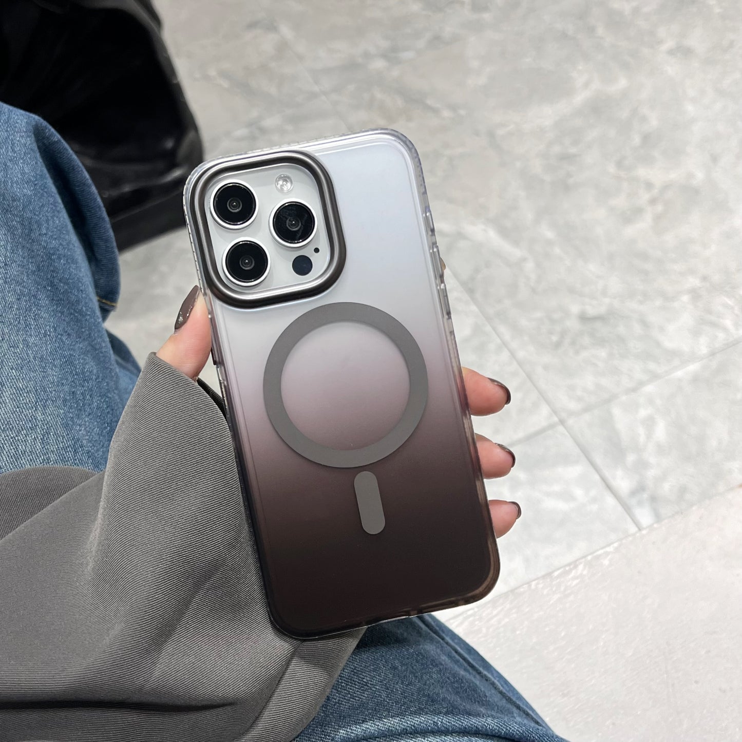Gradient magsafe phone case for iphone 16